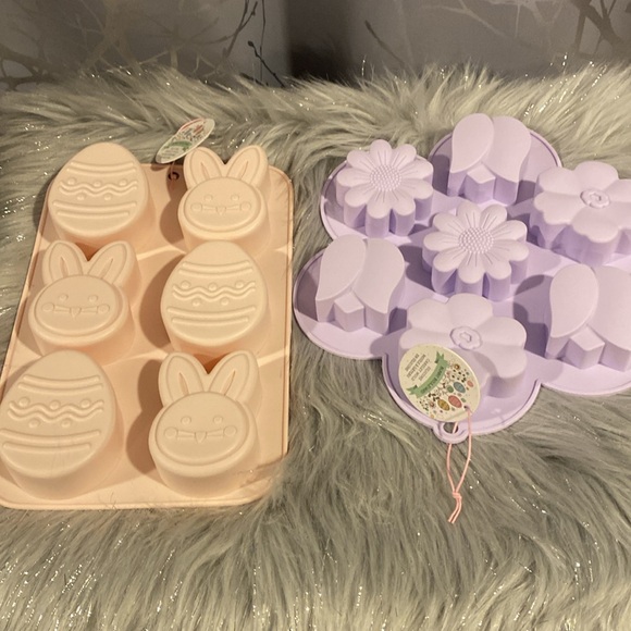 BNWT BUNNY BOULEVARD Flowers Bunny Eggs Cakelet Mold - Picture 5 of 5